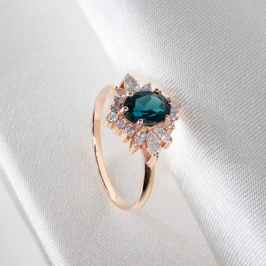 Oval London Topaz & Markiz Pırlanta