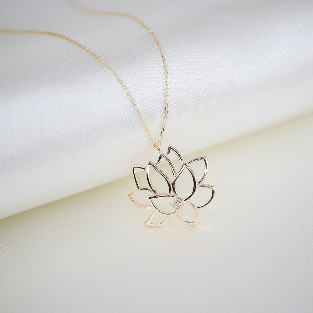 Lotus Pırlantalı Kolye