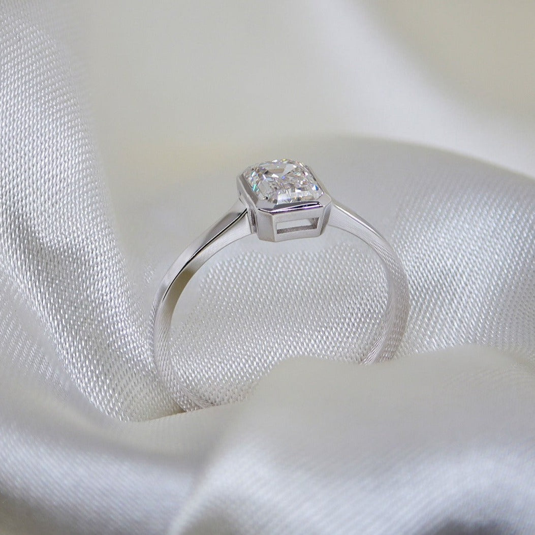 0,70ct Emerald Kesim Tektaş Pırlanta