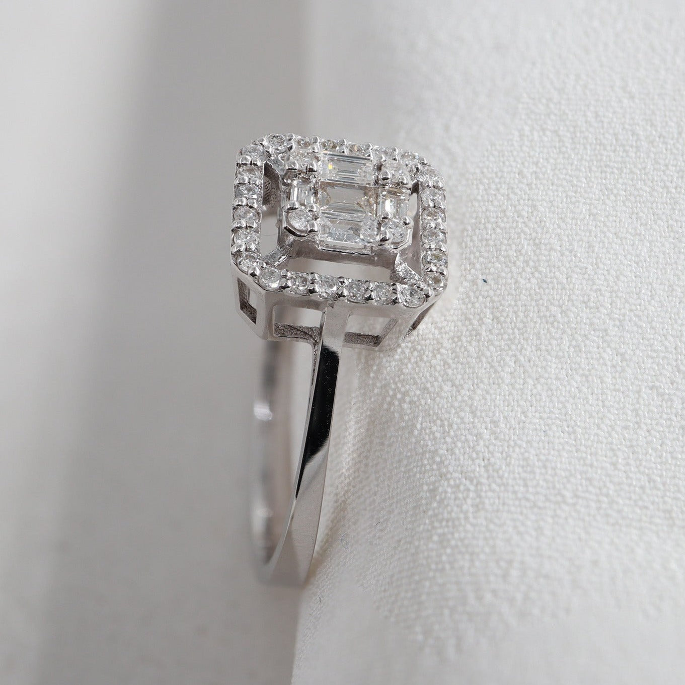 0,17ct Baget Pırlanta Yüzük