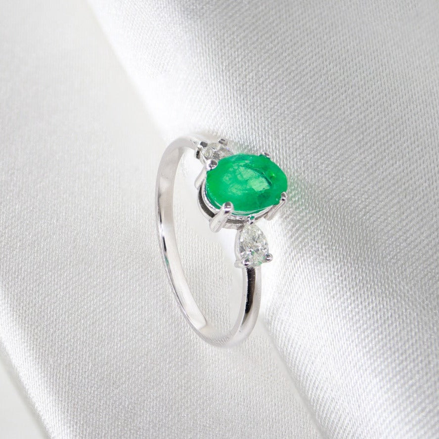 Oval Zümrüt & Damla Pırlanta