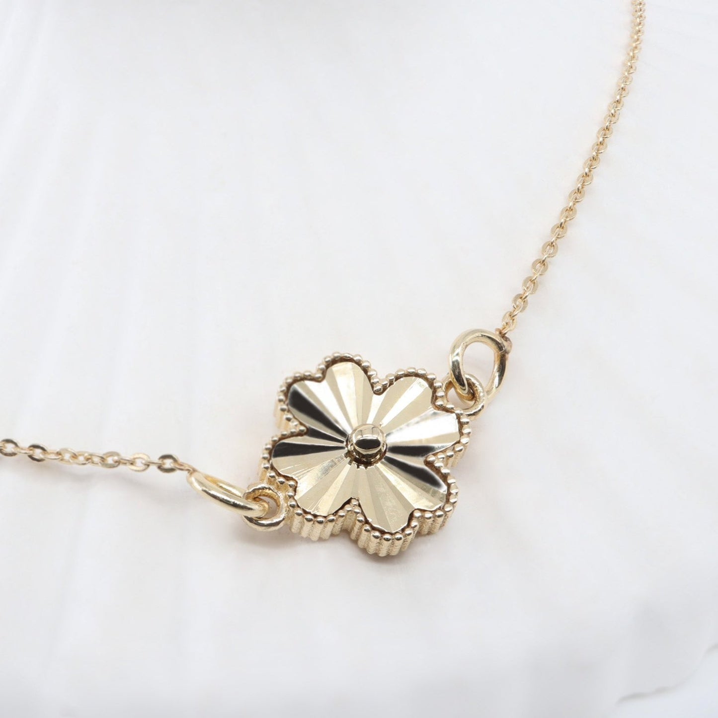 Yonca Altın Bileklik