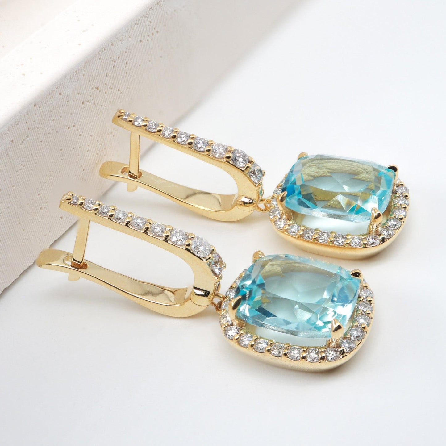 Cushion Kesim Mavi Topaz & Pırlanta Küpe