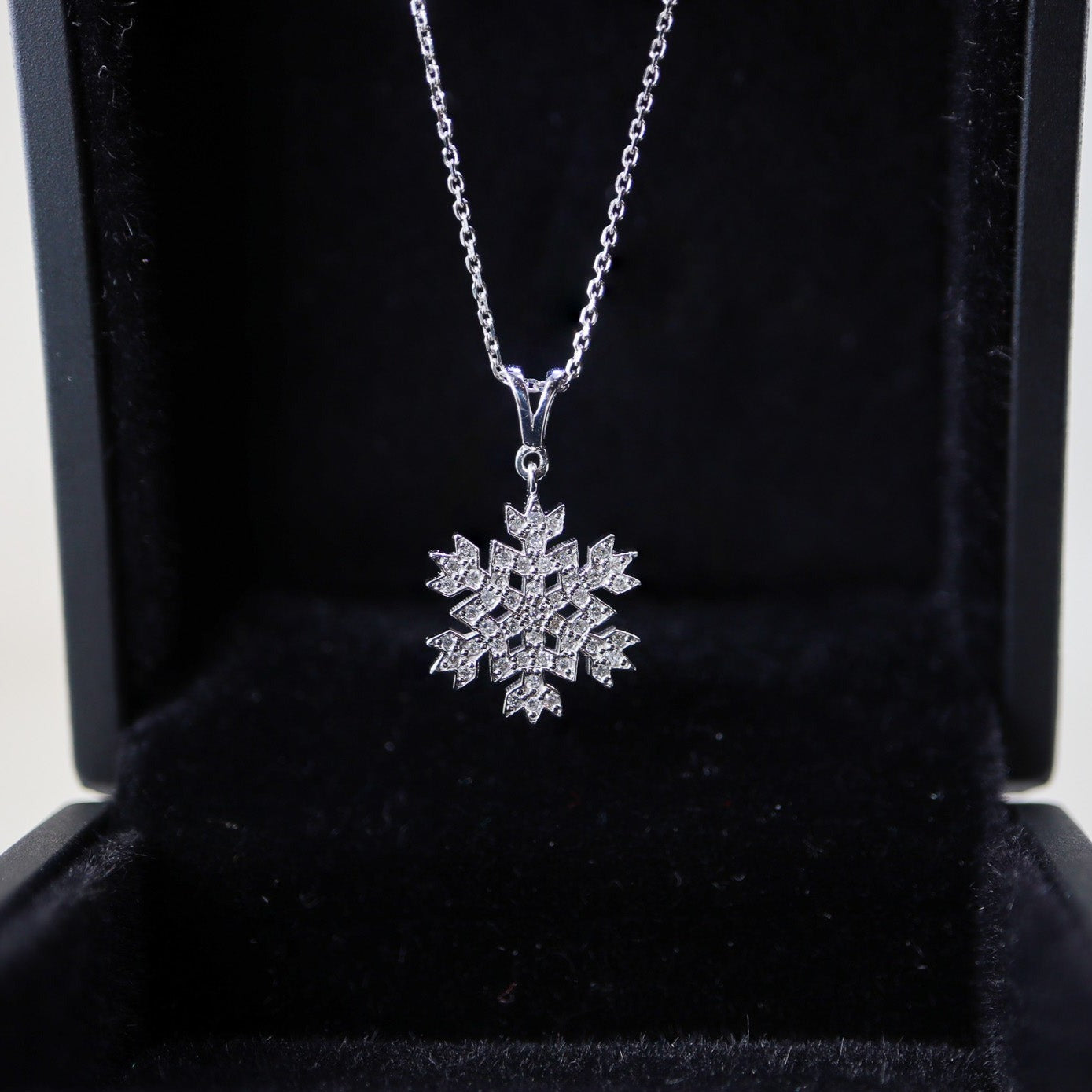 Pırlanta Kar Tanesi Kolye