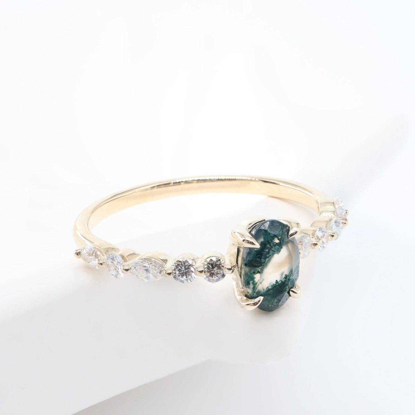 Oval Kesim Moss Agate & Pırlanta Yüzük