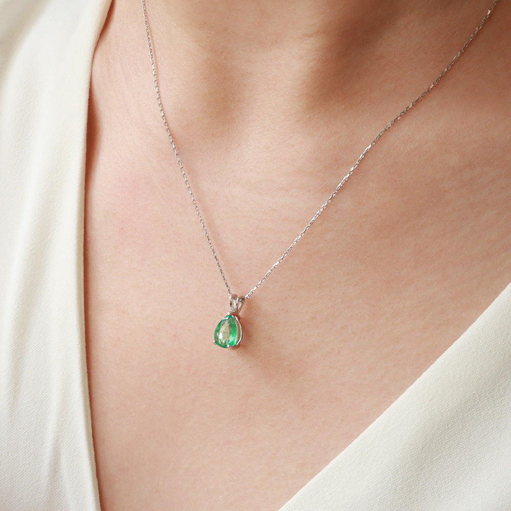 Zümrüt Damla Kolye