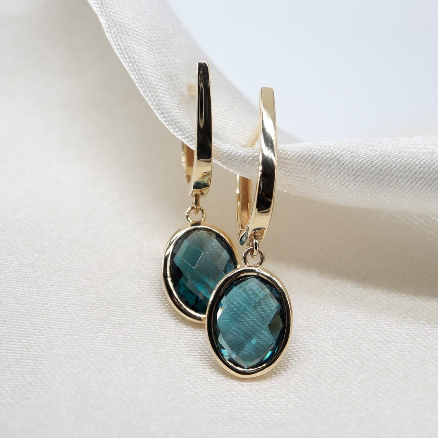 London Topaz Taşlı Küpe