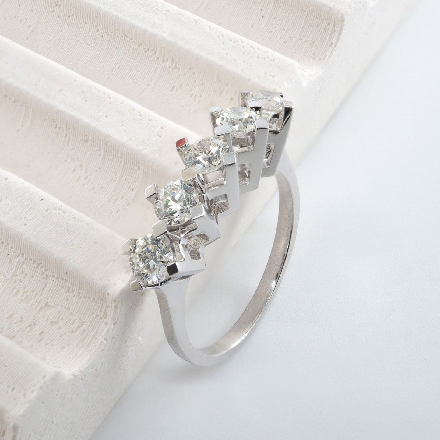 0,90ct 5 Taş Yüzük