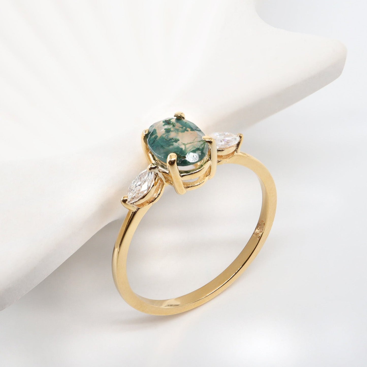 Oval Moss Agate & Markiz Pırlantalı Yüzük