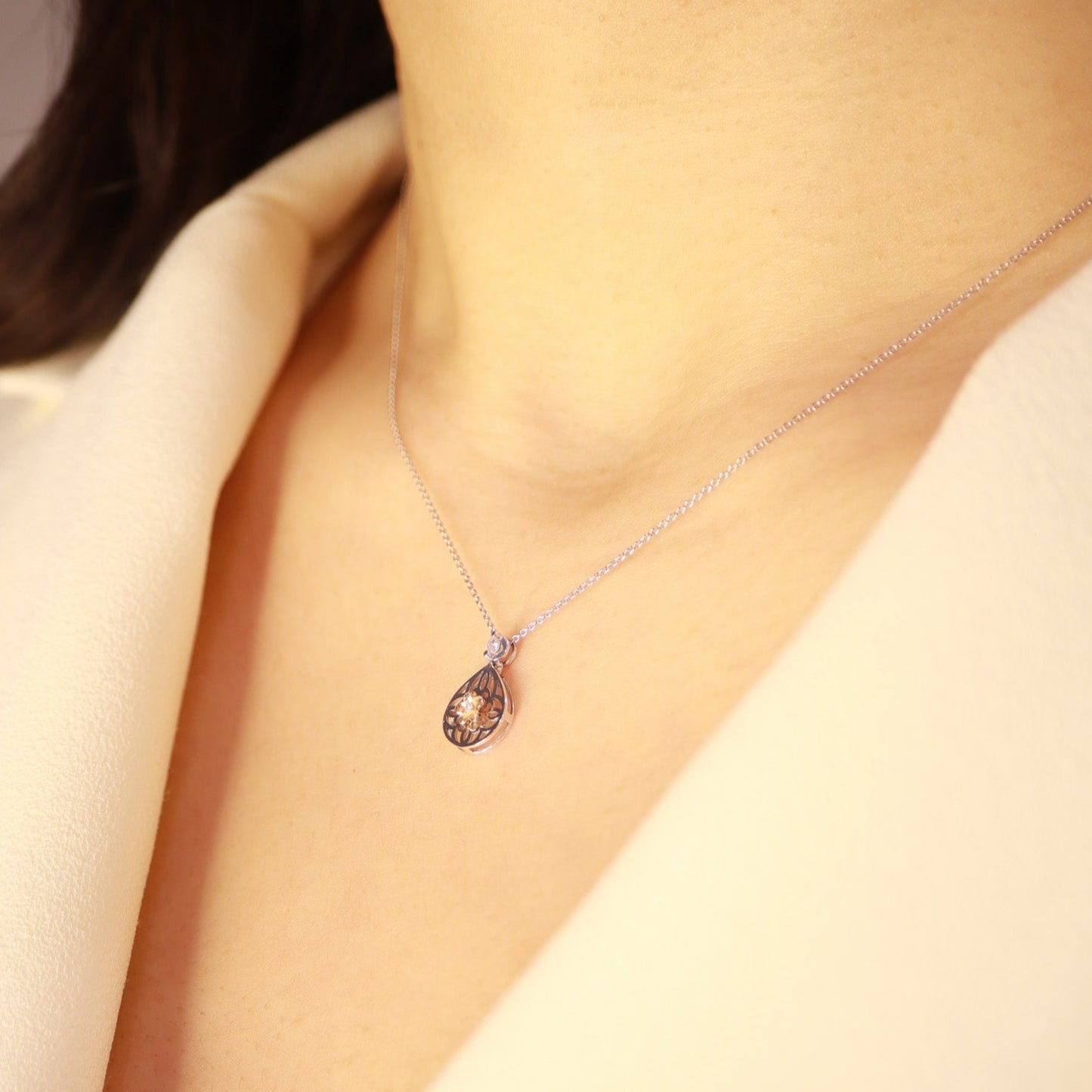 Minimal Pırlantalı Altın Kolye