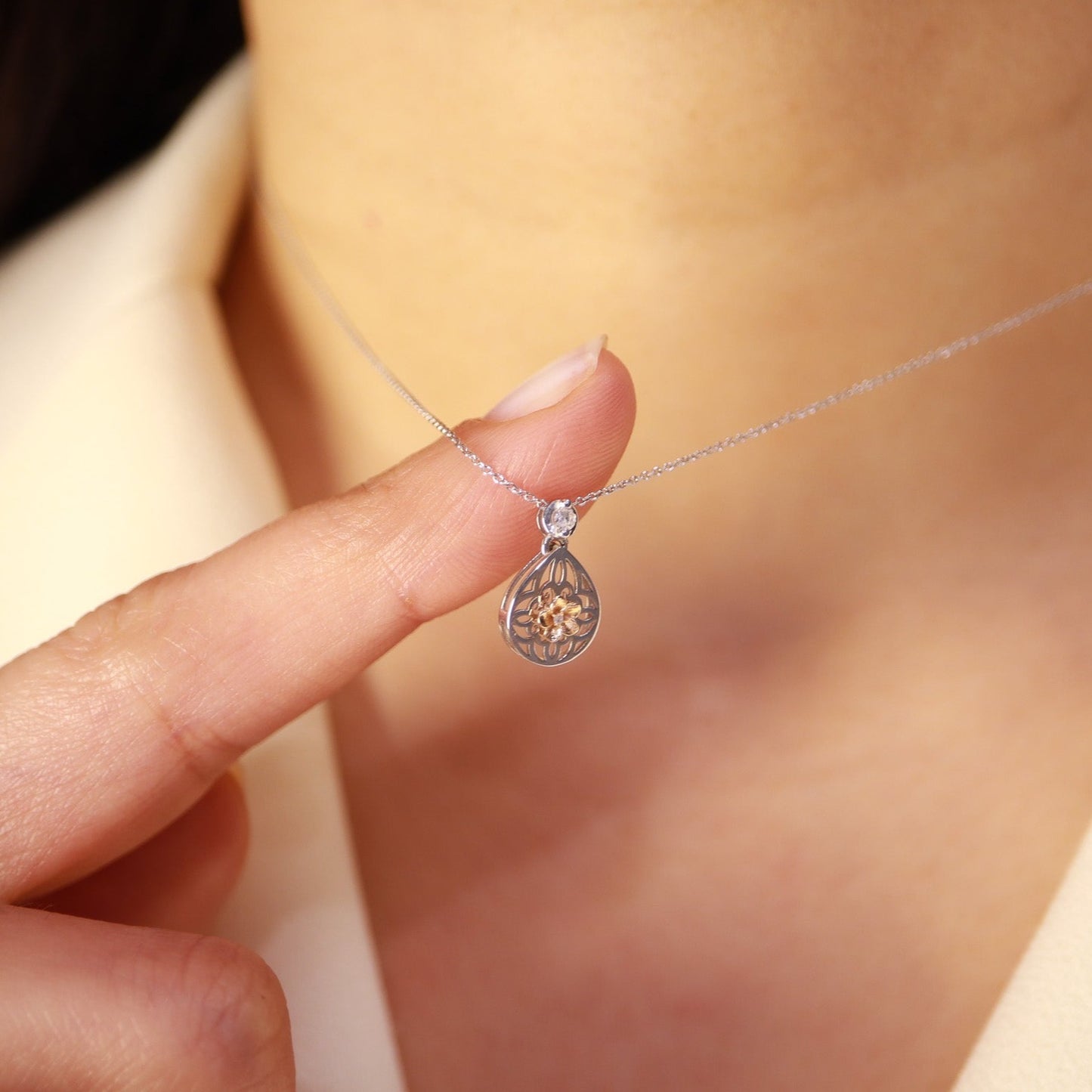 Minimal Pırlantalı Altın Kolye