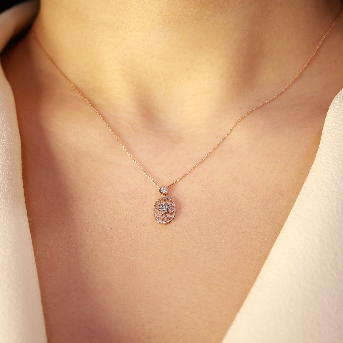 Pırlantalı Minimal Kolye