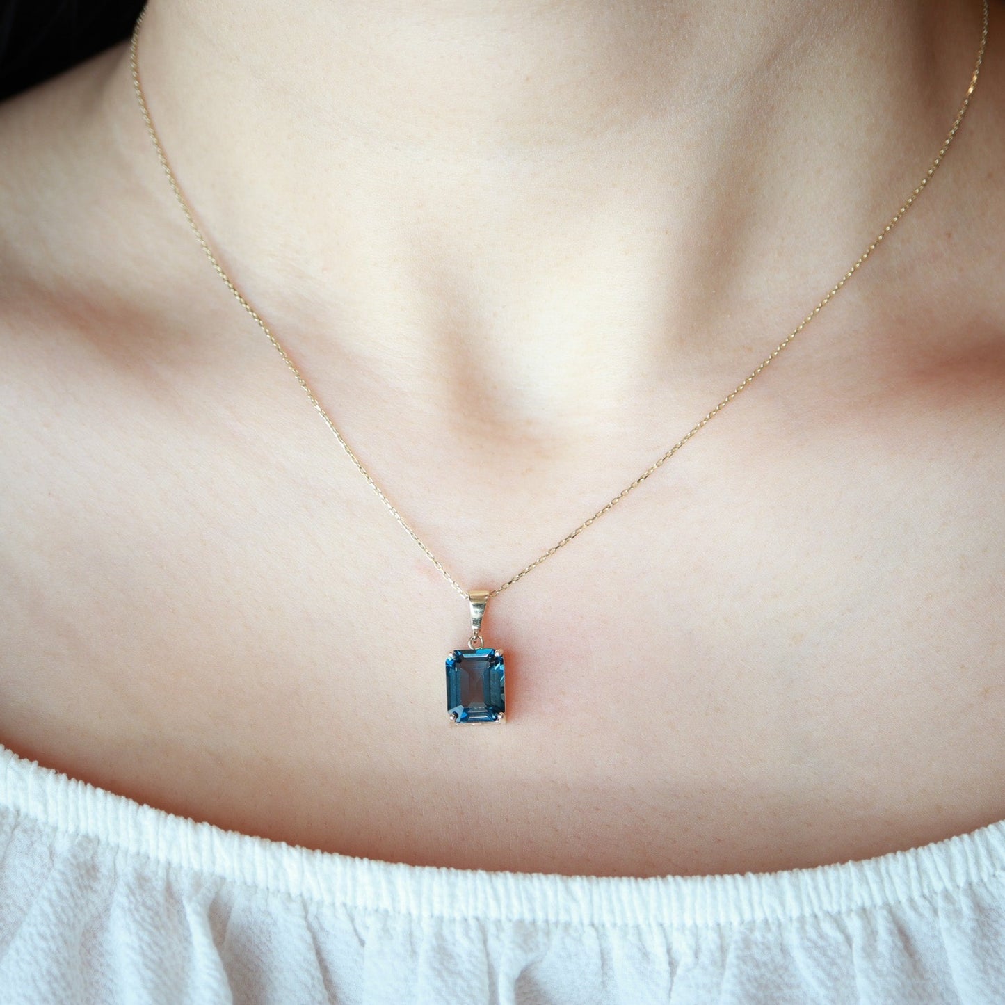 Emerald Kesim London Topaz Kolye