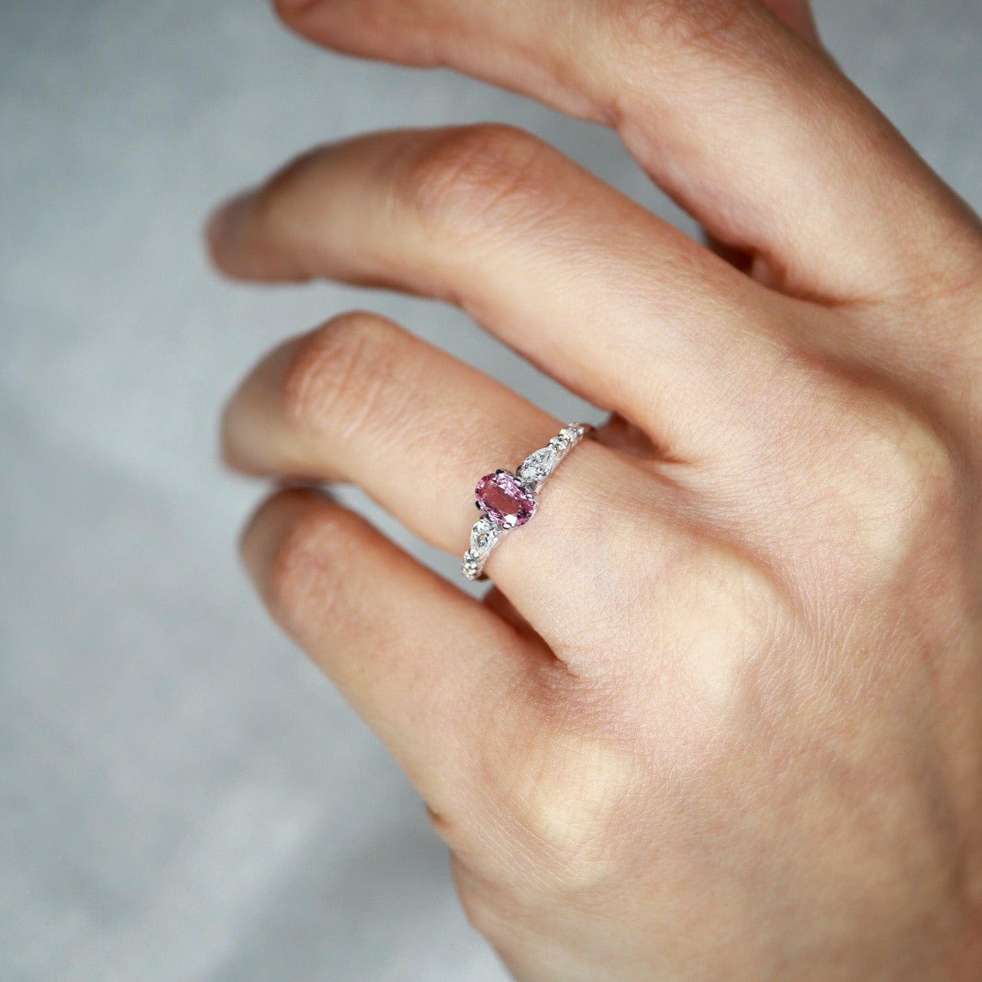 Oval Pembe Safir & Damla Pırlanta