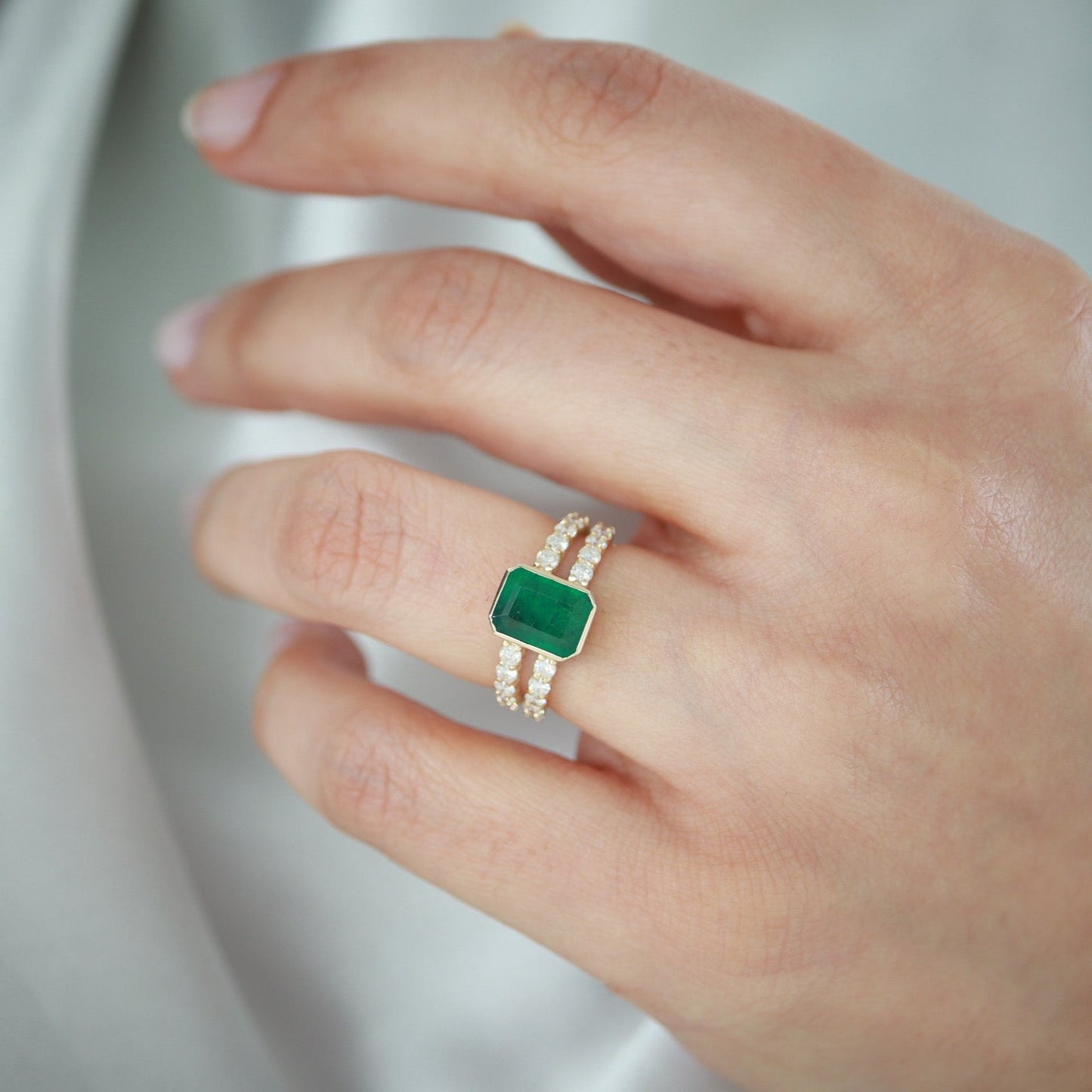 Radyan Kesim Zümrüt & 0,60ct Pırlanta Vintage Yüzük