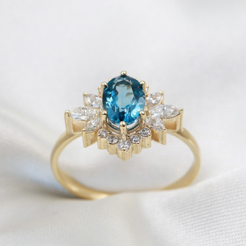 Oval London Topaz & Markiz Pırlanta