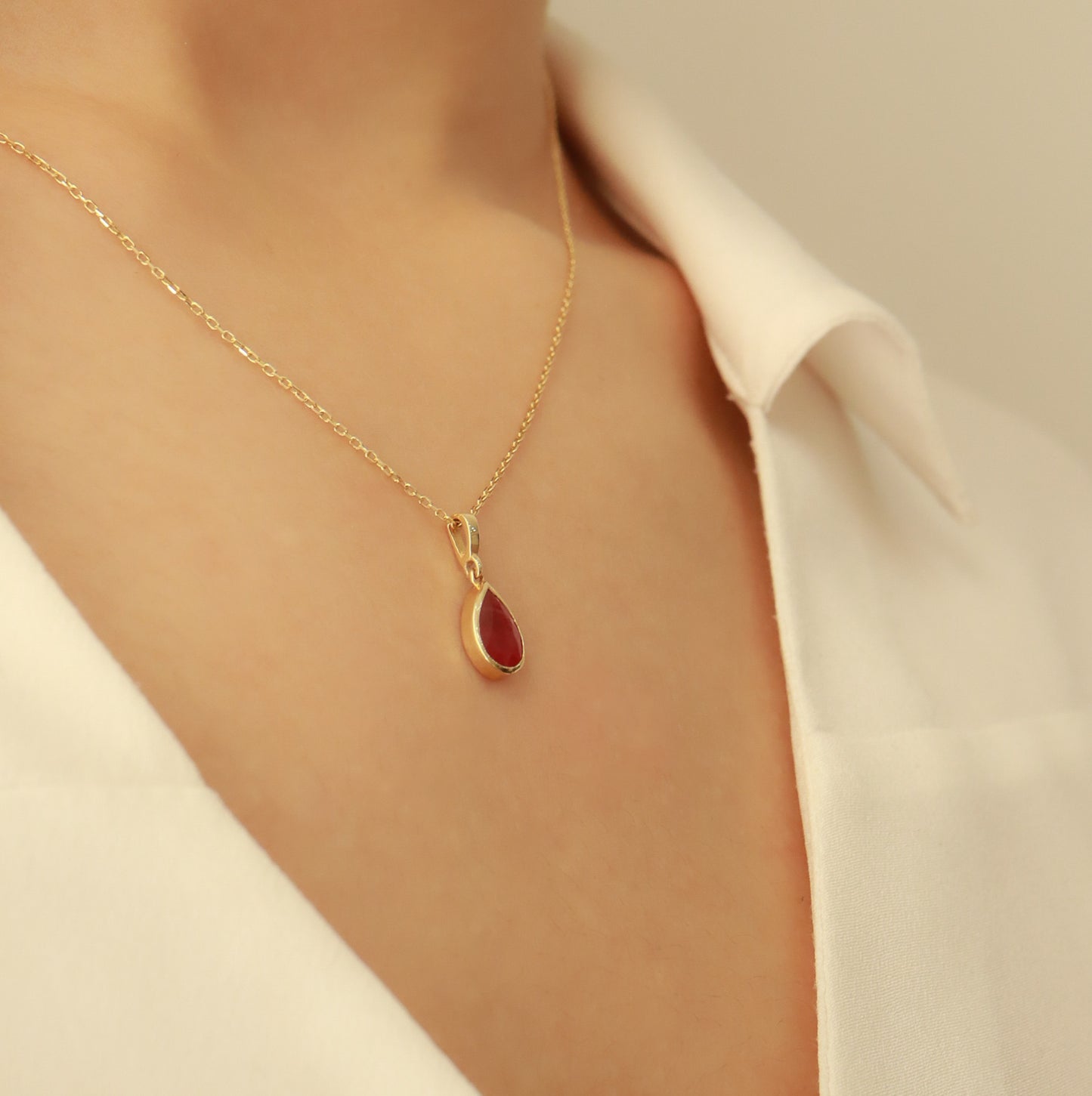 Doğum Ayı Taşı Yakut Damla Kolye (Temmuz)