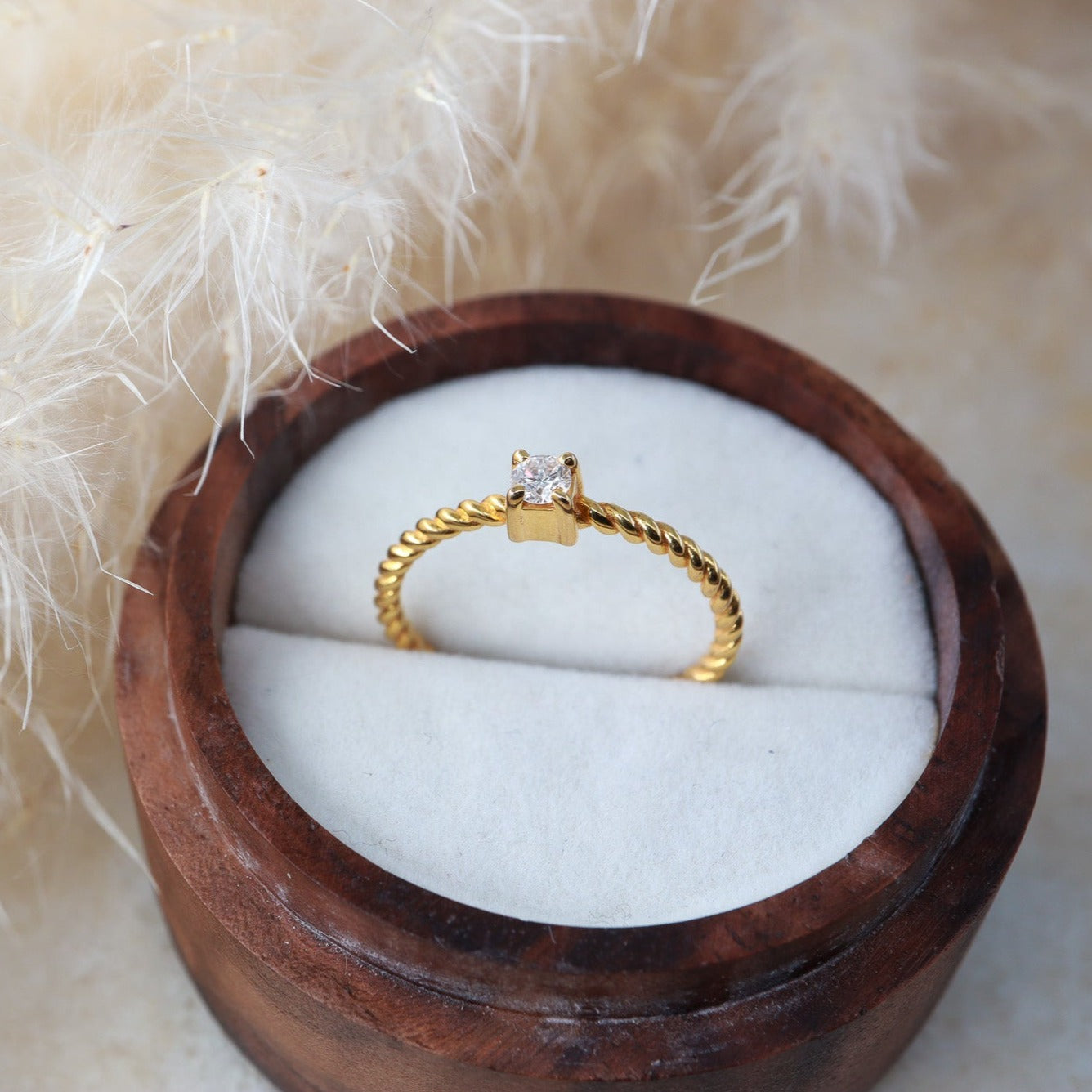 Burgulu Tektaş Yüzük