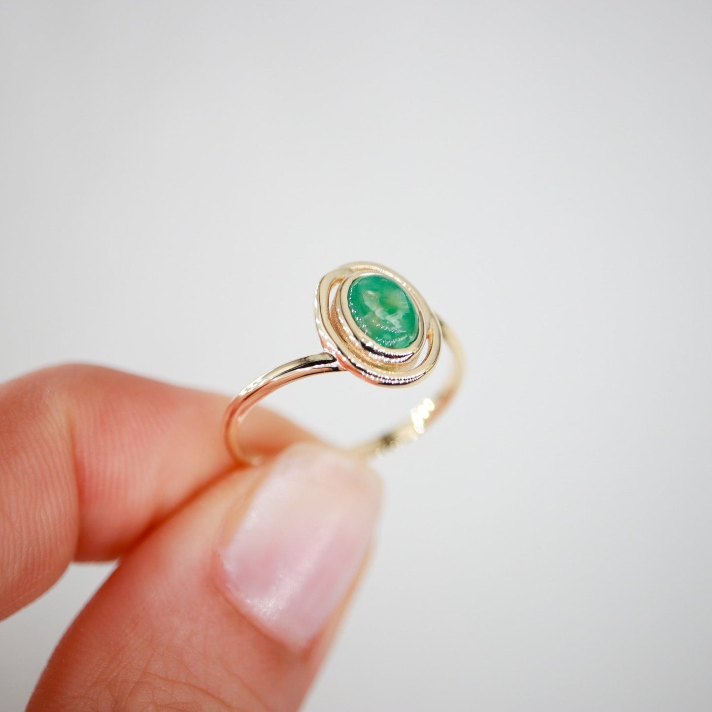 Oval Zümrüt Taşlı Yüzük