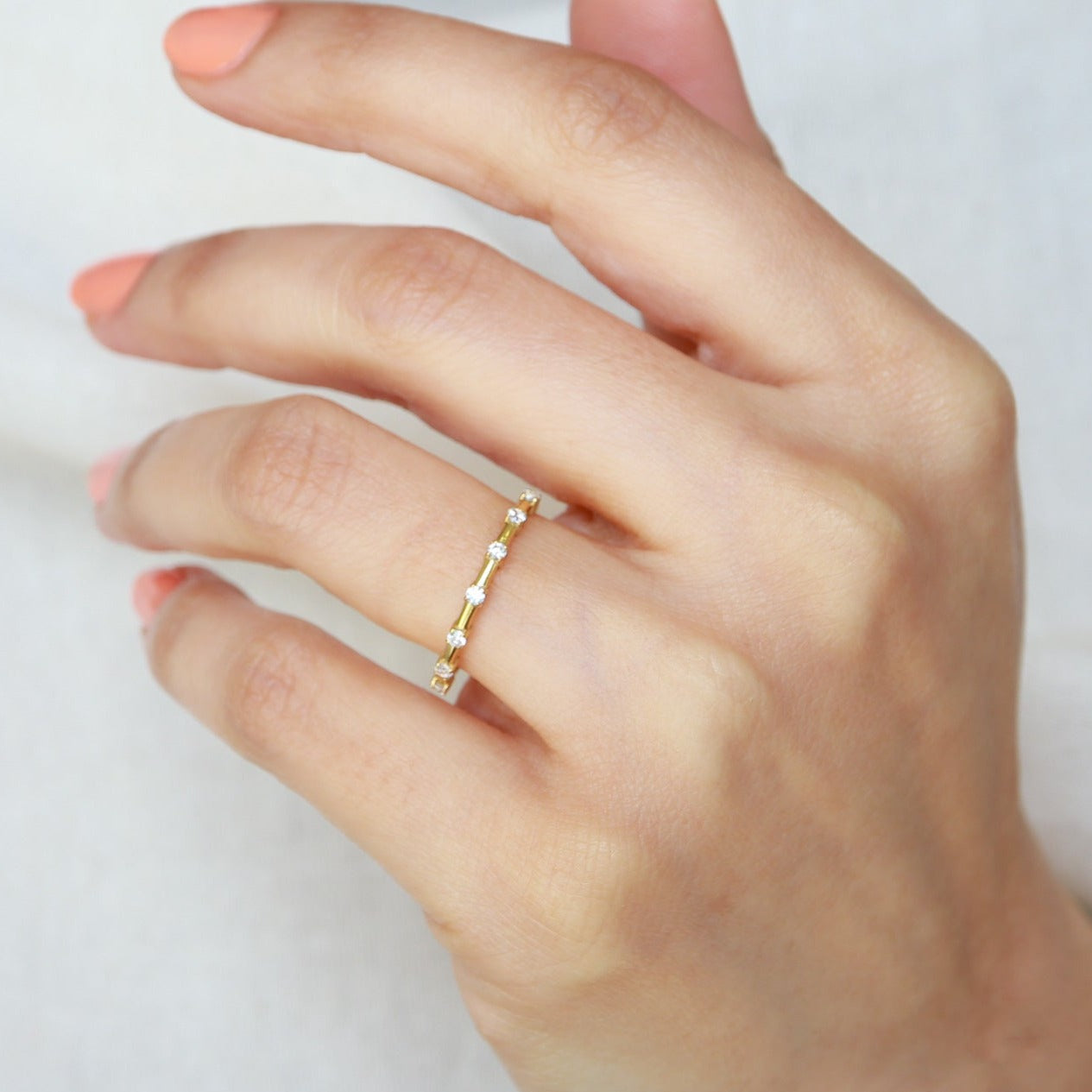 Pırlanta Taşlı Minimal Yüzük