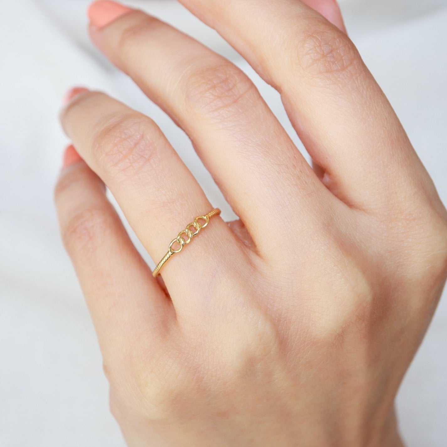 Minimal Halkalı Yüzük