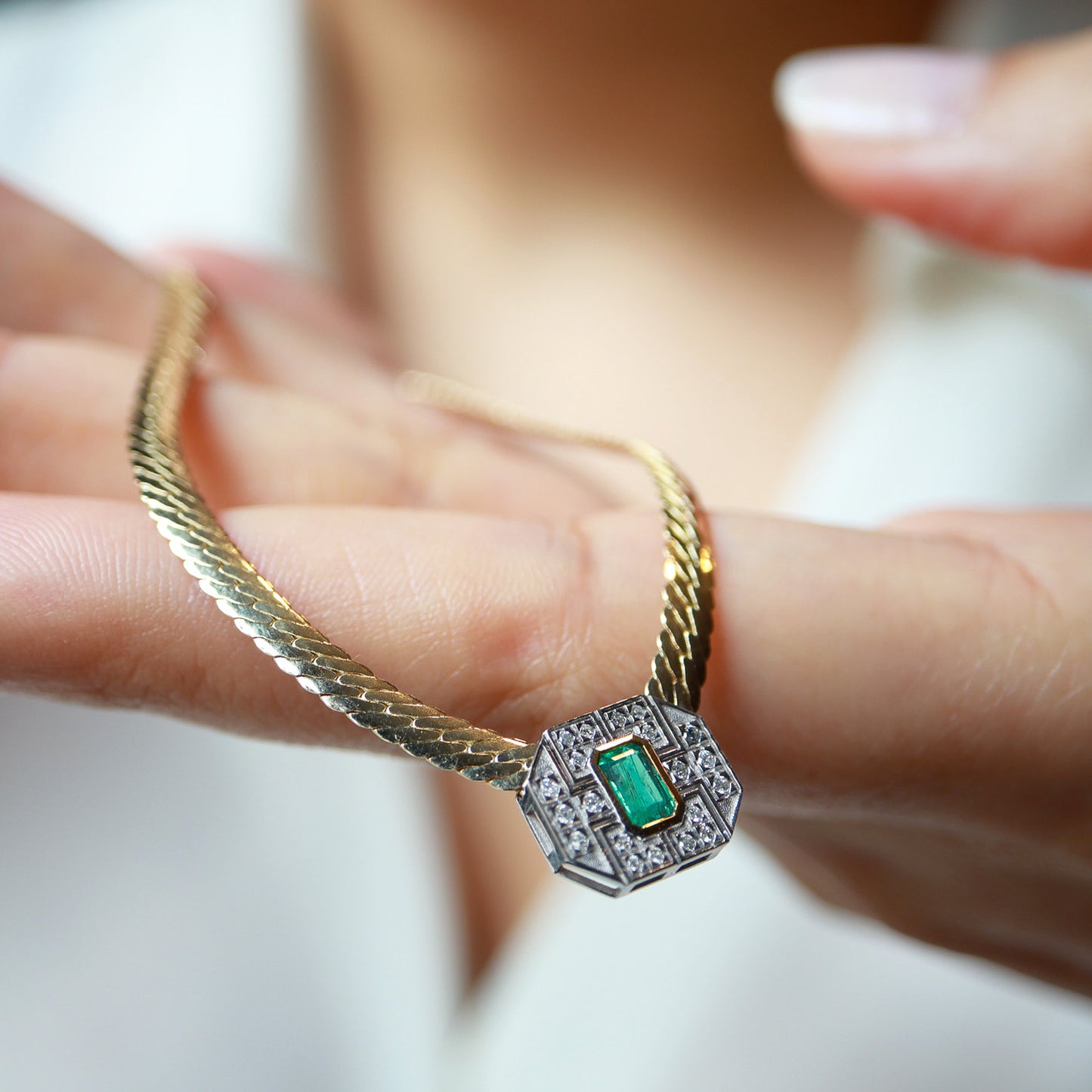 Balık Sırtı Zincirli Zümrüt & Pırlanta Baget Kolye