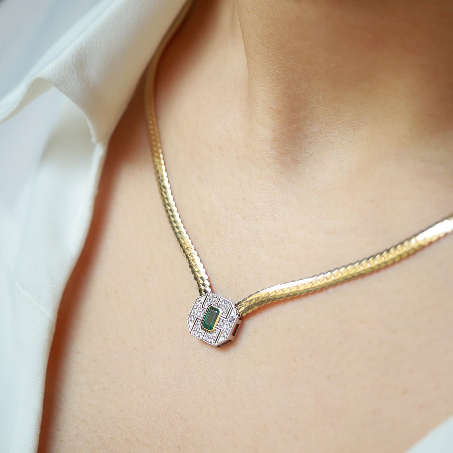 Balık Sırtı Zincirli Zümrüt & Pırlanta Baget Kolye